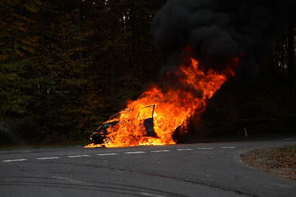 FF - Fahrzeugbrand